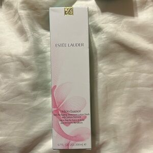 Estée Lauder Micro Essence with Sakura Ferment